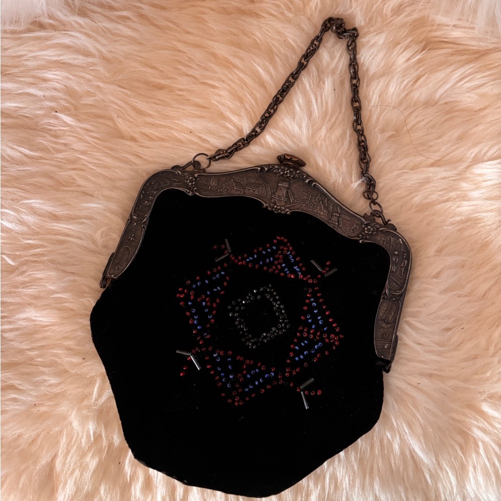 VINTAGE Beaded Black Clutch with Chain Strap (1910)
